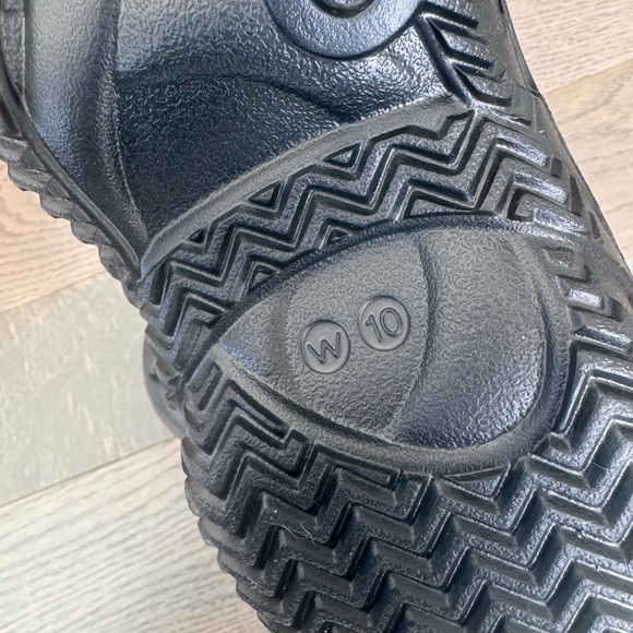 Crocs Caged Clogs in black - Picture 6 of 6